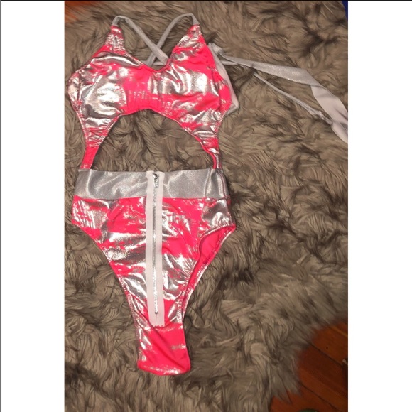 Pink and silver one piece - Picture 2 of 6